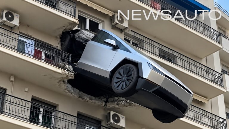 Tesla Roadster: Πώς ανοίγει η λίστα αναμονής στην Ελλάδα με προκαταβολή 50.000 ευρώ