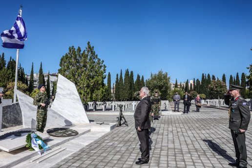 Θεσσαλονίκη: Στα Συμμαχικά Κοιμητήρια του Ζέιτενλικ ο Κωνσταντίνος Τασούλας – Απότιση φόρου τιμής στους πεσόντες