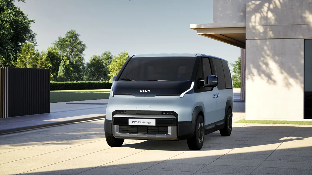 Kia PV5 Cargo: Το ηλεκτρικό van που αλλάζει τις επαγγελματικές μεταφορές – Τιμές και αυτονομία στην Ελλάδα