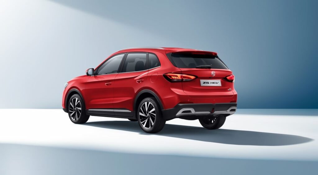 MG ZS MAX Hybrid: Δοκιμάζουμε το προσιτό C-SUV των 197 ίππων με κορυφαίο value for money