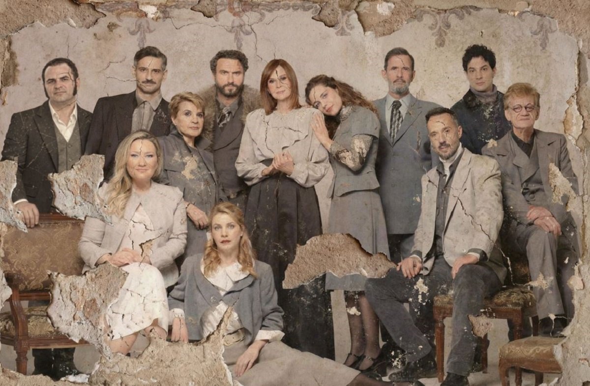 «Ο Βυσσινόκηπος» του Τσέχωφ στο Θέατρο Κάτια Δανδουλάκη: Ένας διαχρονικός στοχασμός για την αλλαγή των εποχών
