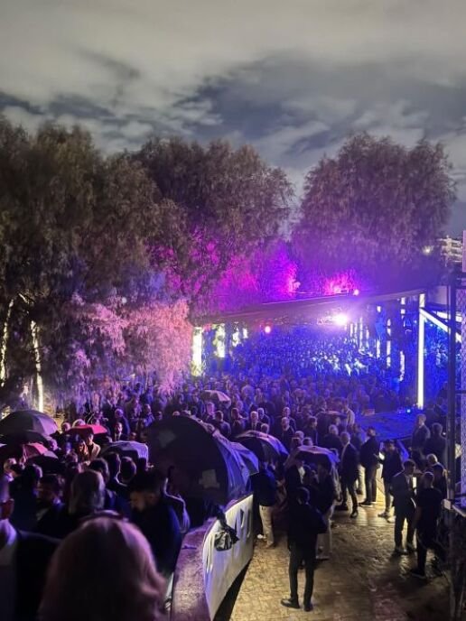 Κοσμοσυρροή στον Άλιμο για τον Νίκο Δένδια: Ισχυρό μήνυμα στήριξης και πολιτικής δυναμικής