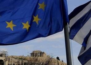 Πολιτικό πόκερ σε πολλαπλά μέτωπα: Η ευρωπαϊκή μάχη για την ακρίβεια, οι εσωκομματικές τριβές και τα μεγάλα deals
