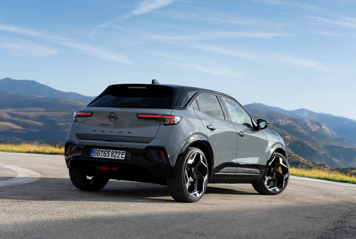 Opel Mokka GSe: Δοκιμάζουμε το πανίσχυρο ηλεκτρικό SUV των 281 ίππων