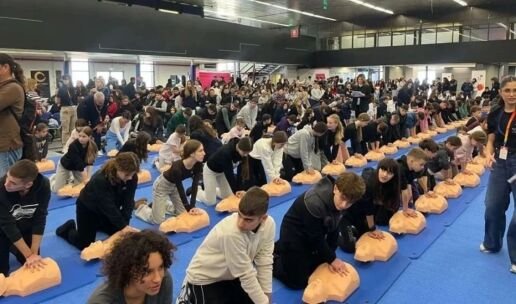 Πανελλήνιο ρεκόρ ΚΑΡΠΑ στη Θεσσαλονίκη: Πάνω από 77.000 μαθητές ένωσαν τις δυνάμεις τους με το KIDS SAVE LIVES