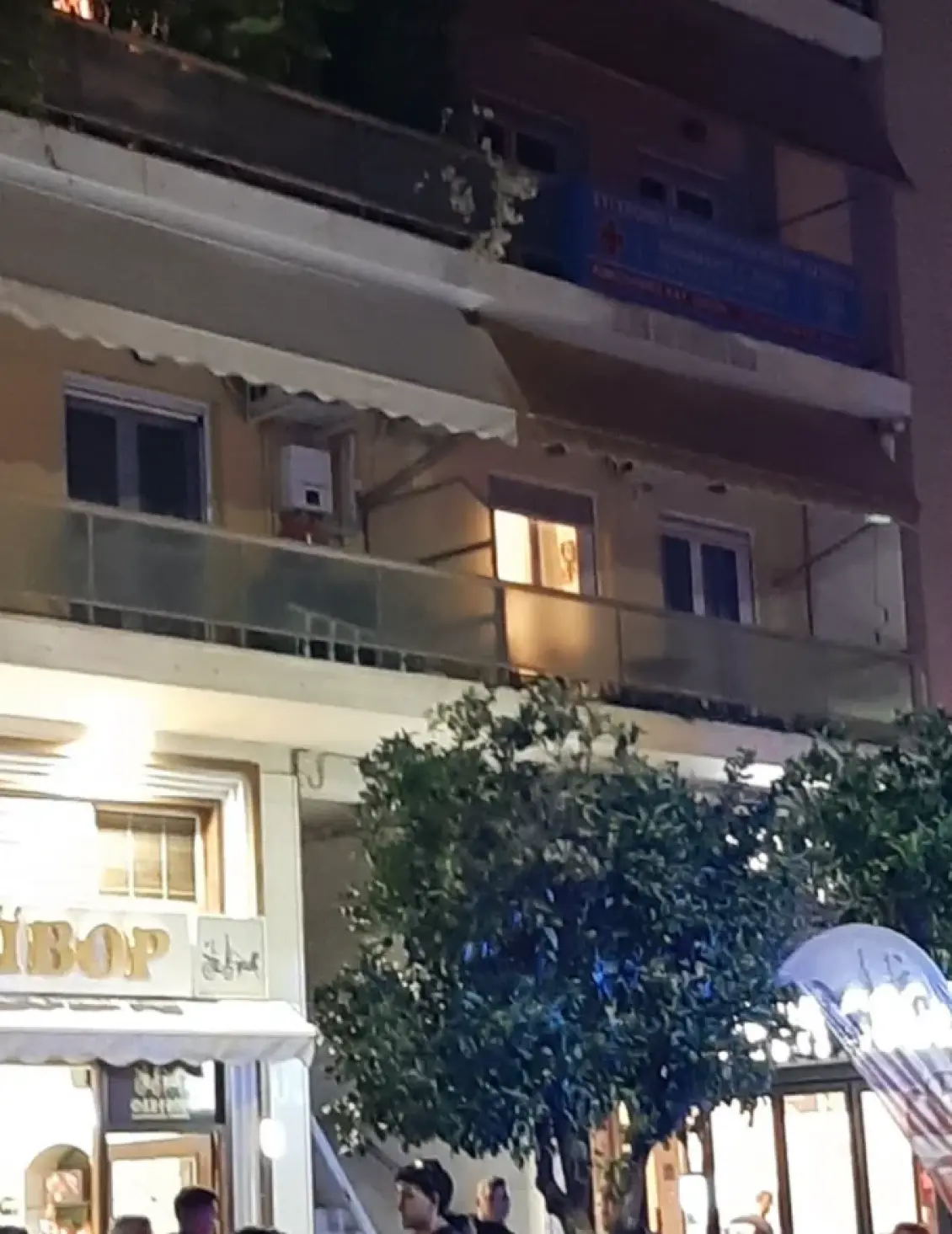 Ζωγράφου: Ισχυρή έκρηξη σε διαμέρισμα πολυκατοικίας – Δύο άτομα στο νοσοκομείο
